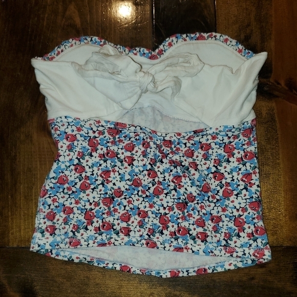 𝅺Blue & red floral sleeveless crop top with tie back Small - Picture 9 of 10
